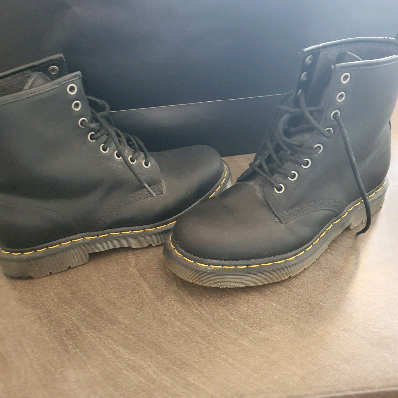 dr martens gumtree
